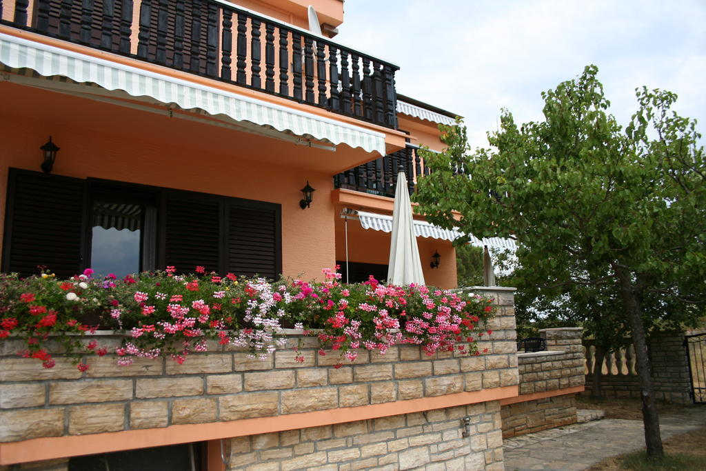 Apartments Santa Barbara Biograd Na Moru Exterior photo