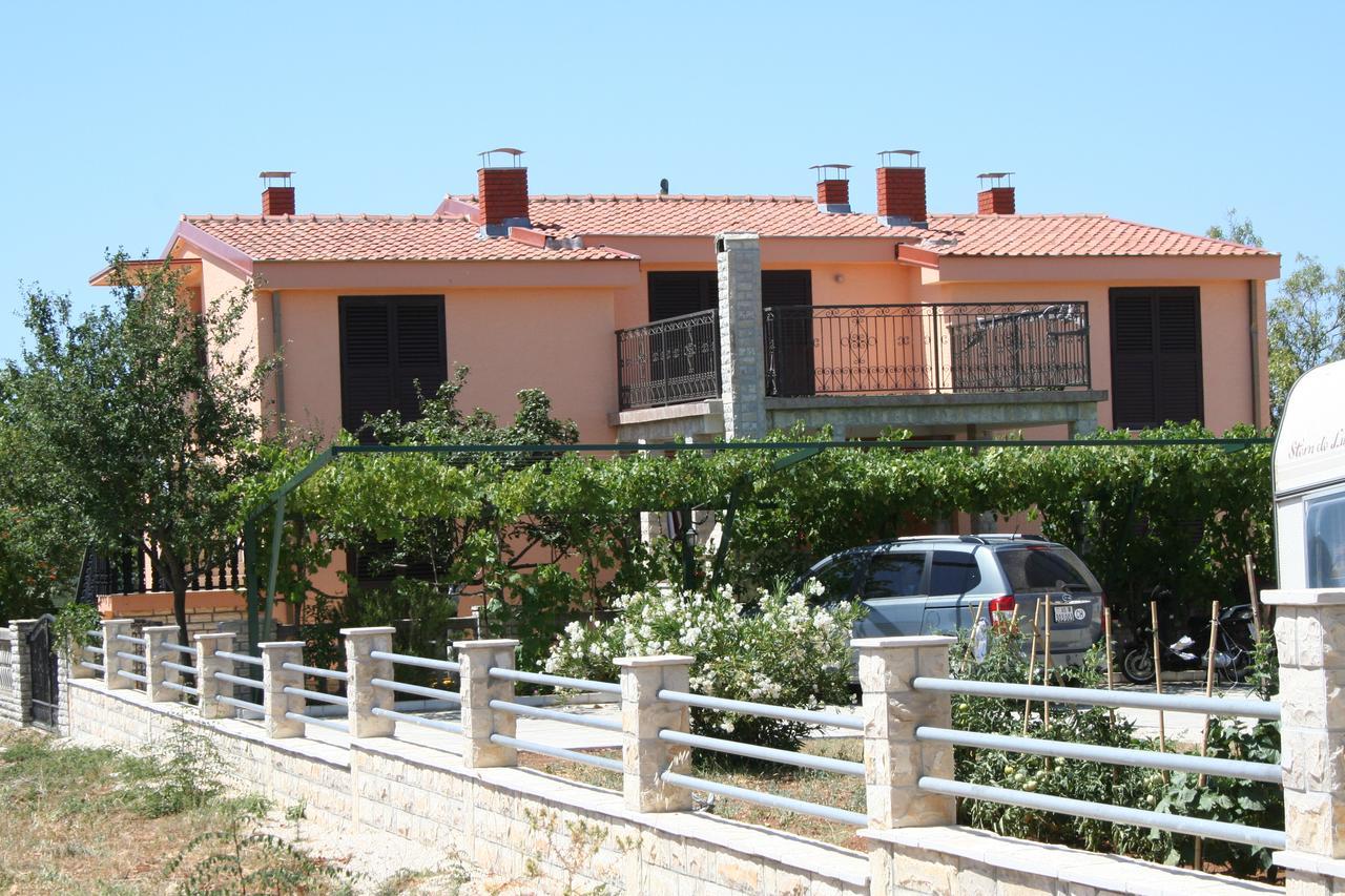 Apartments Santa Barbara Biograd Na Moru Exterior photo