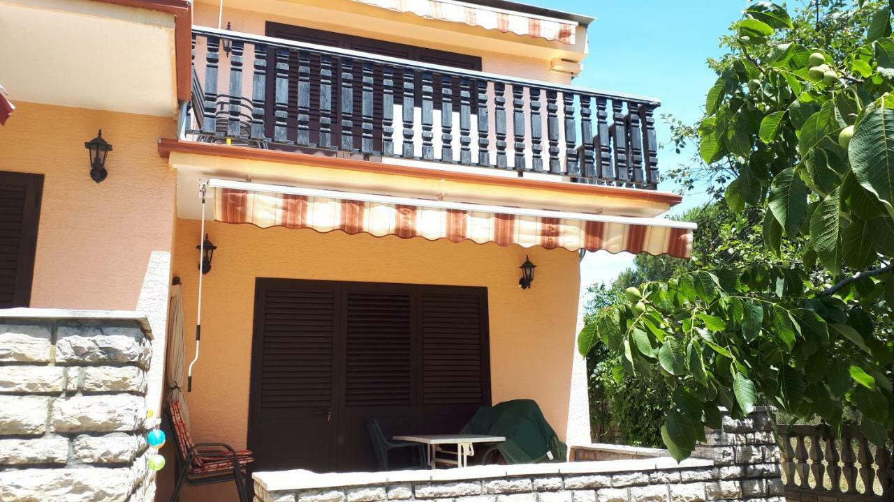 Apartments Santa Barbara Biograd Na Moru Exterior photo